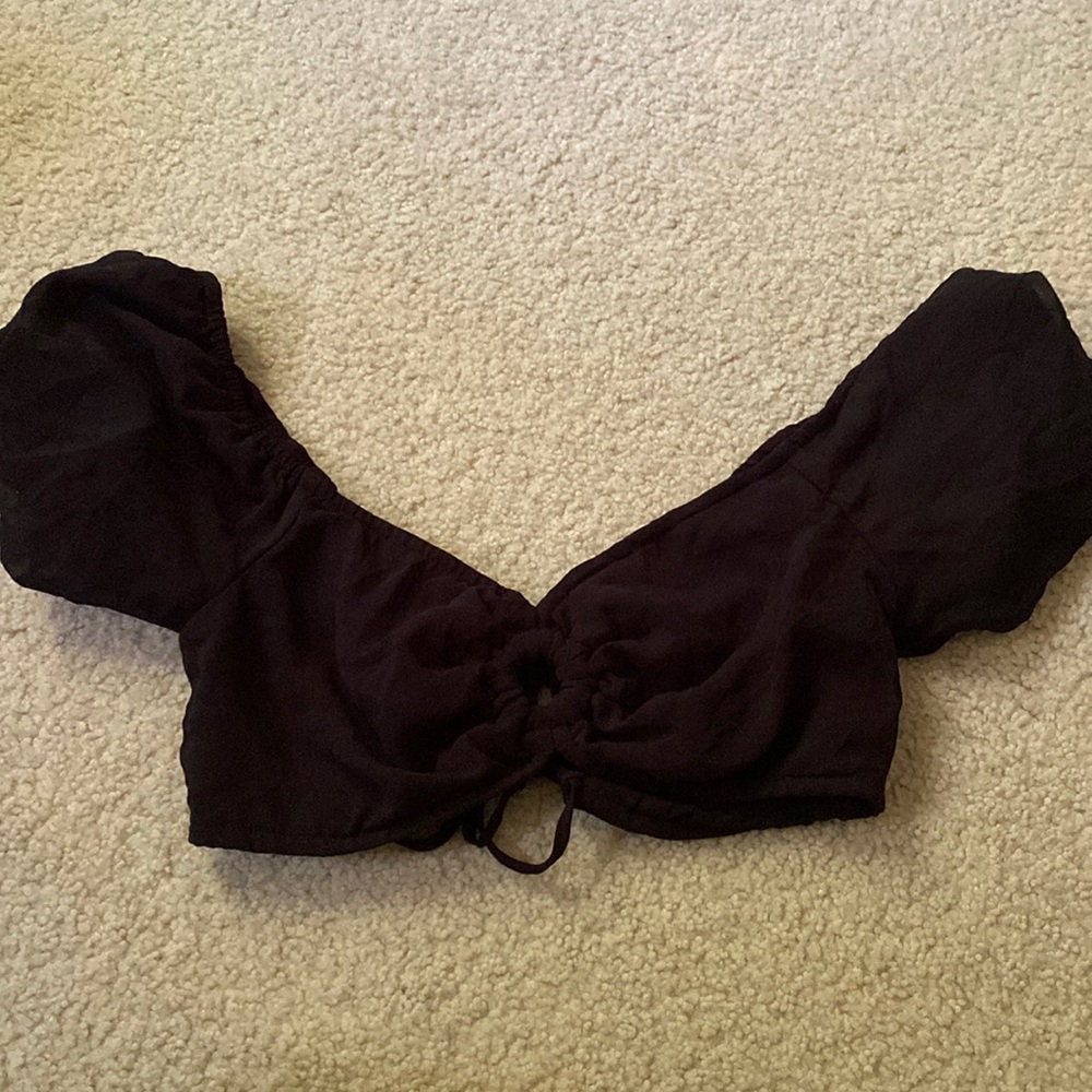 Key hole crop top with adjustable back